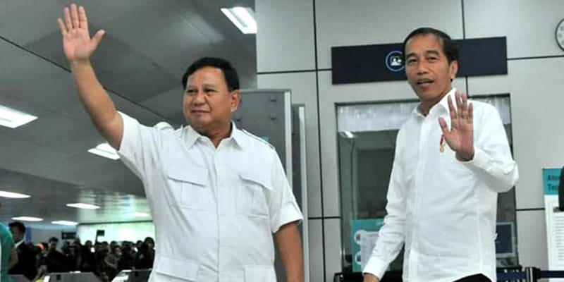 Before 100 working days, Prabowo must escape Jokowi's shadow